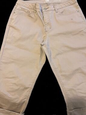 Lee Riders Midrise Capri in Light Tan